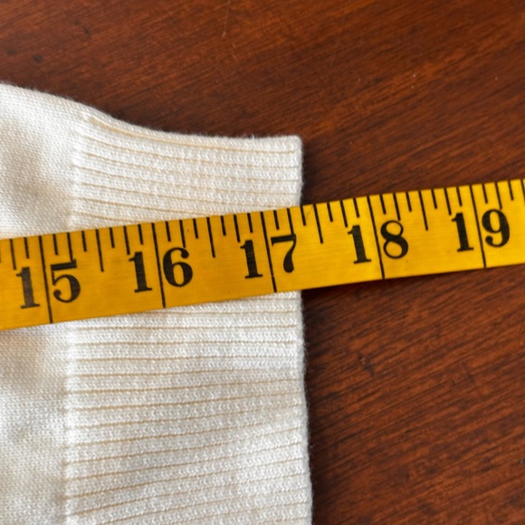 Spirit Jersey NWT size Large NEW YORK cream‎ cropped crewneck sweatshirt - Picture 16 of 16